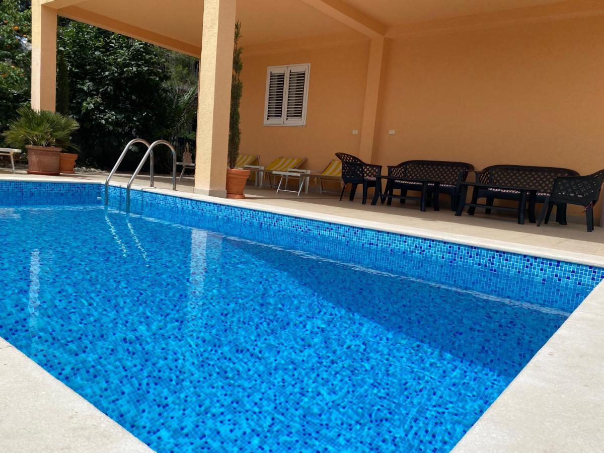 Apartments Villa Viktoria Tivat Exterior photo