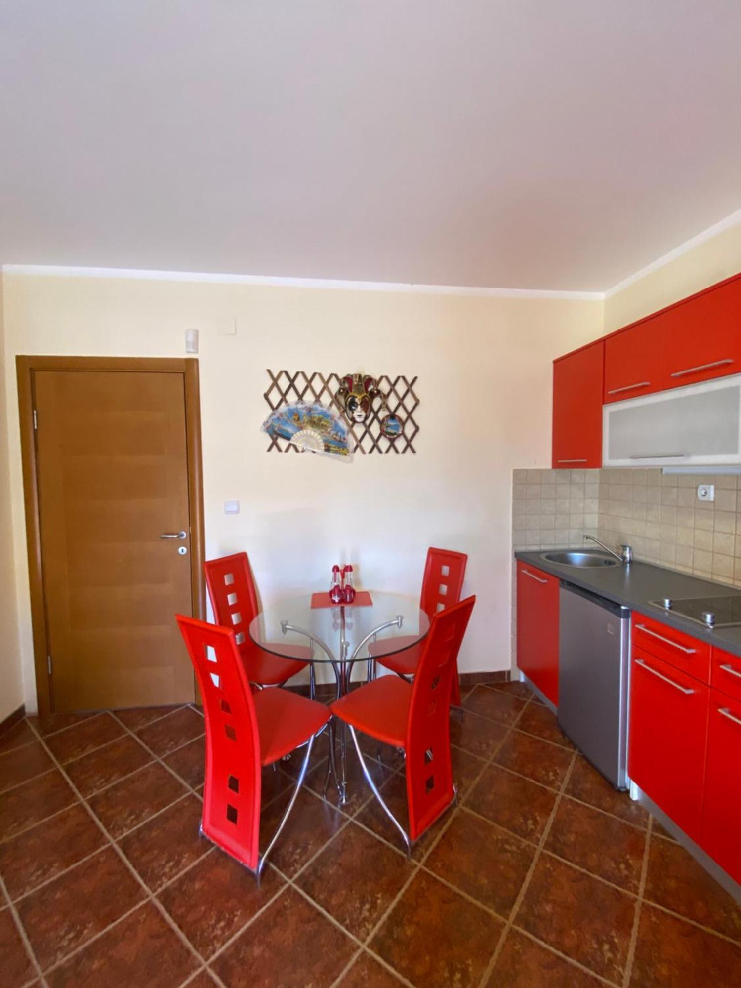 Apartments Villa Viktoria Tivat Exterior photo