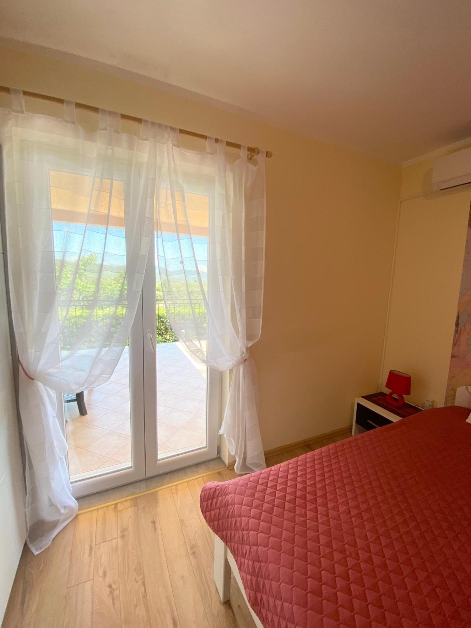 Apartments Villa Viktoria Tivat Exterior photo